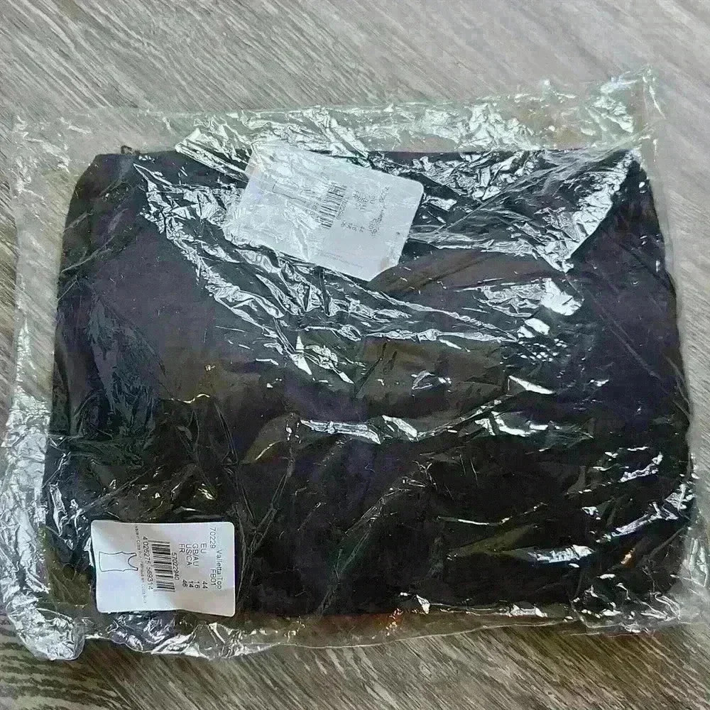 NWT!‎ Women's top NWT - image 1